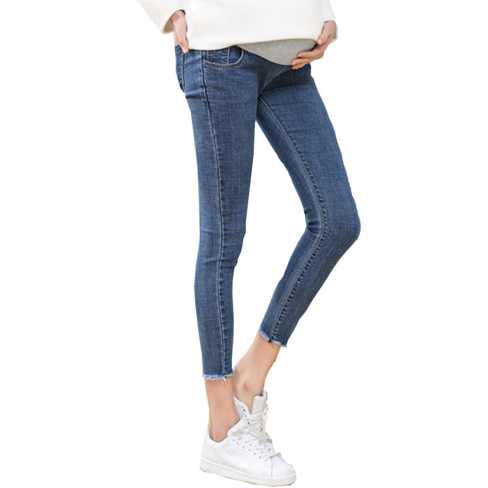 Pregnant women's jeans in nine